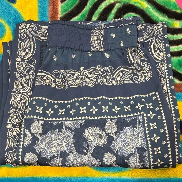 Joie Blue and White Floral Pants - Picture 4 of 4